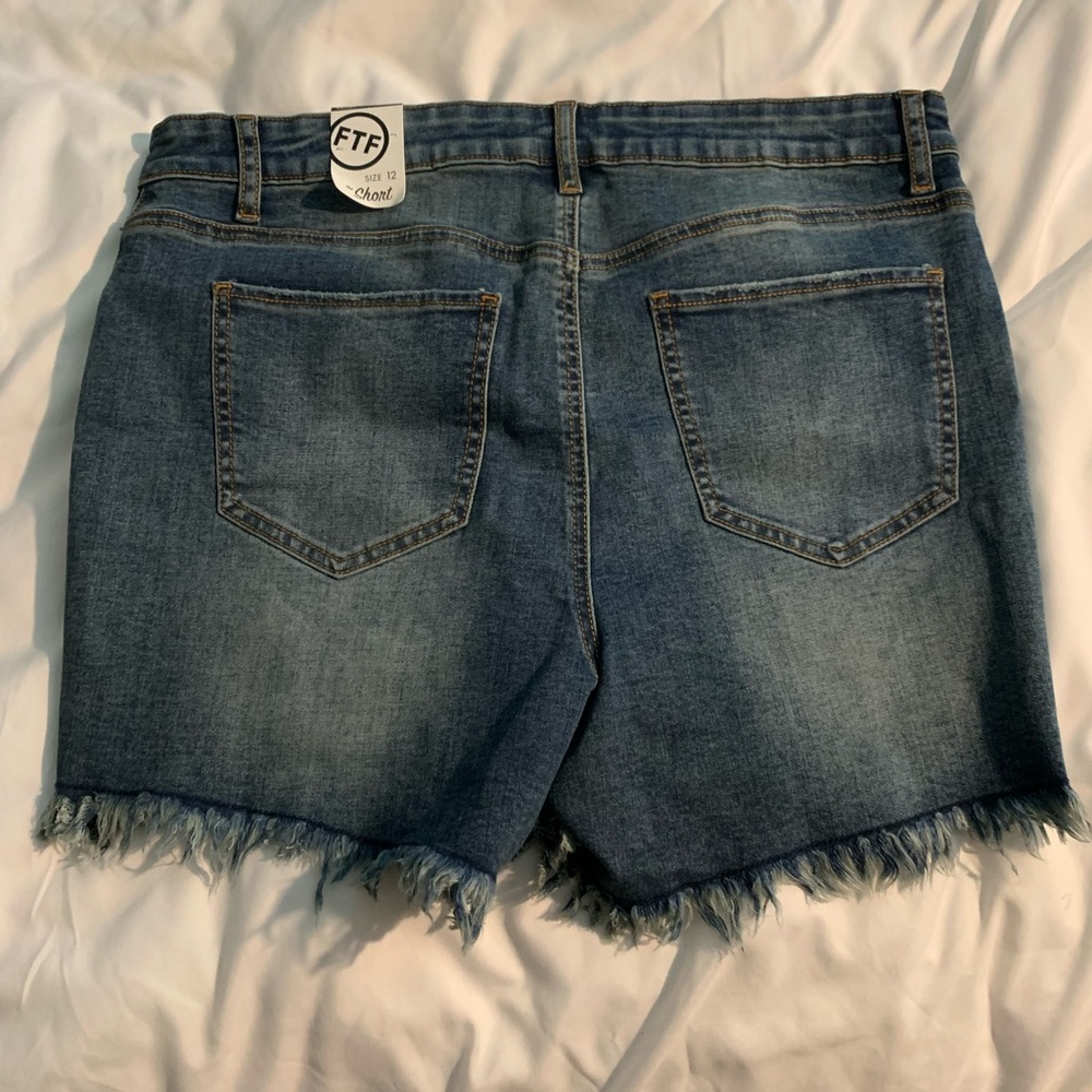 Mid Rise Studded Front Shorts - Picture 2 of 3